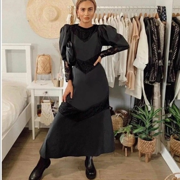 H&M Dresses & Skirts - H&M Conscious Lace Trimmed Midi Dress Black